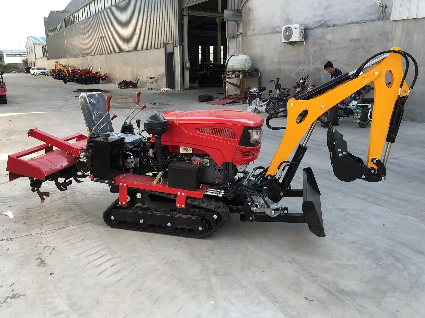 Anpassung EPA Euro V Multifunktions-Kompakttraktor mit Bagger 25 PS Raupentraktor-Grubber