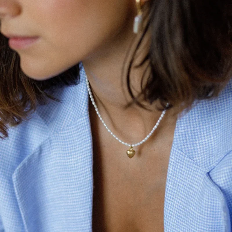Naszyjnik z naturalnych pereł wypełnionych 14-karatowym złotem Dainty Heart Charm Naszyjnik Minimalizm Odporna na potzenie biżuteria Boho Naszyjnik damski — zdjęcie 2