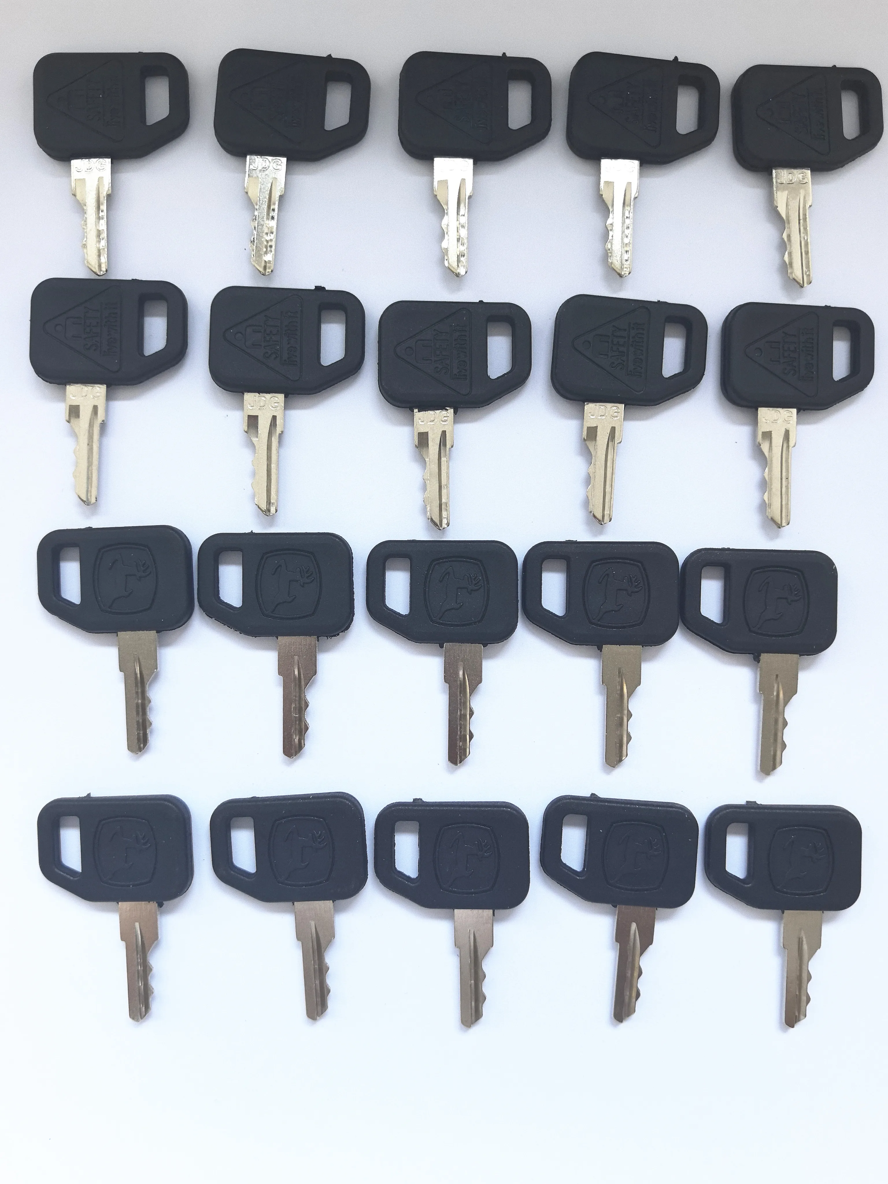 

20 PCS JDG Key With Logo AM131841 AM101600 Ignition Key For John Deere Mower Tractor Gator