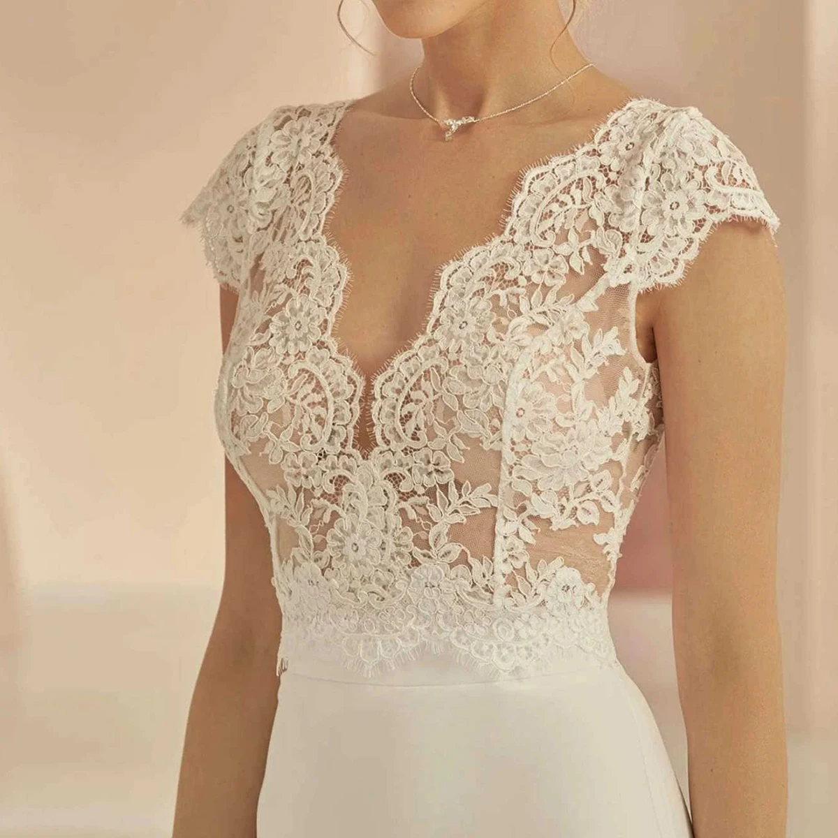Vintage New Made Lace Appliques Lace Bridal Bolero Jacket Sleeveless Shawl Wedding Jackets Customized