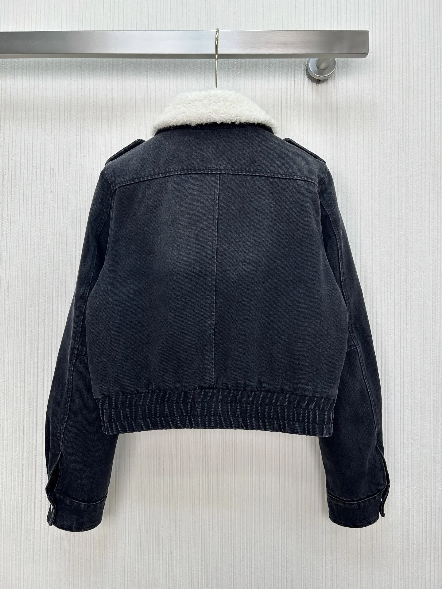 

High-Quality Autumn/Winter Women's Age-Defying Fashionable Retro Denim Jacket Flannel Coat HL198