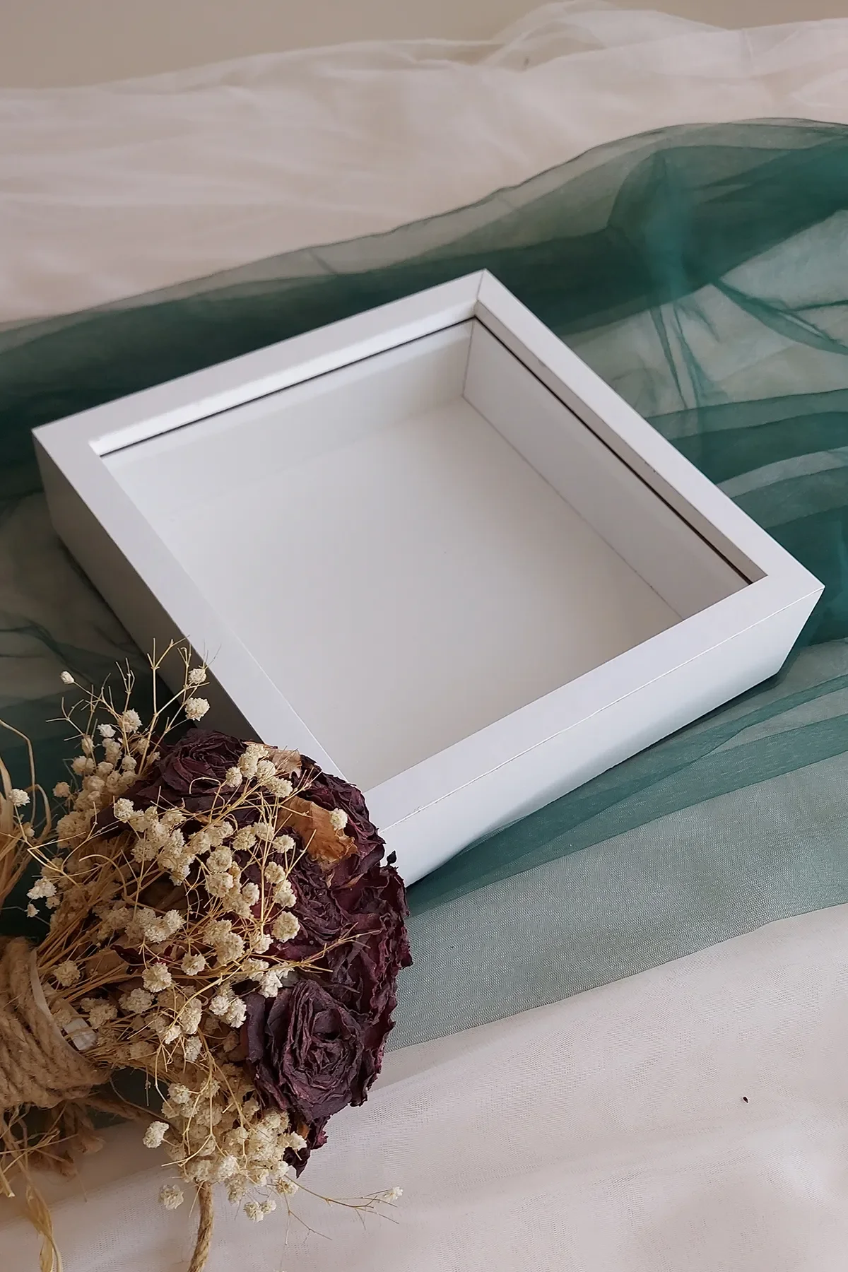 

White Deep Memory Frame-6 Cm Depth Memory Frame Flower Frame