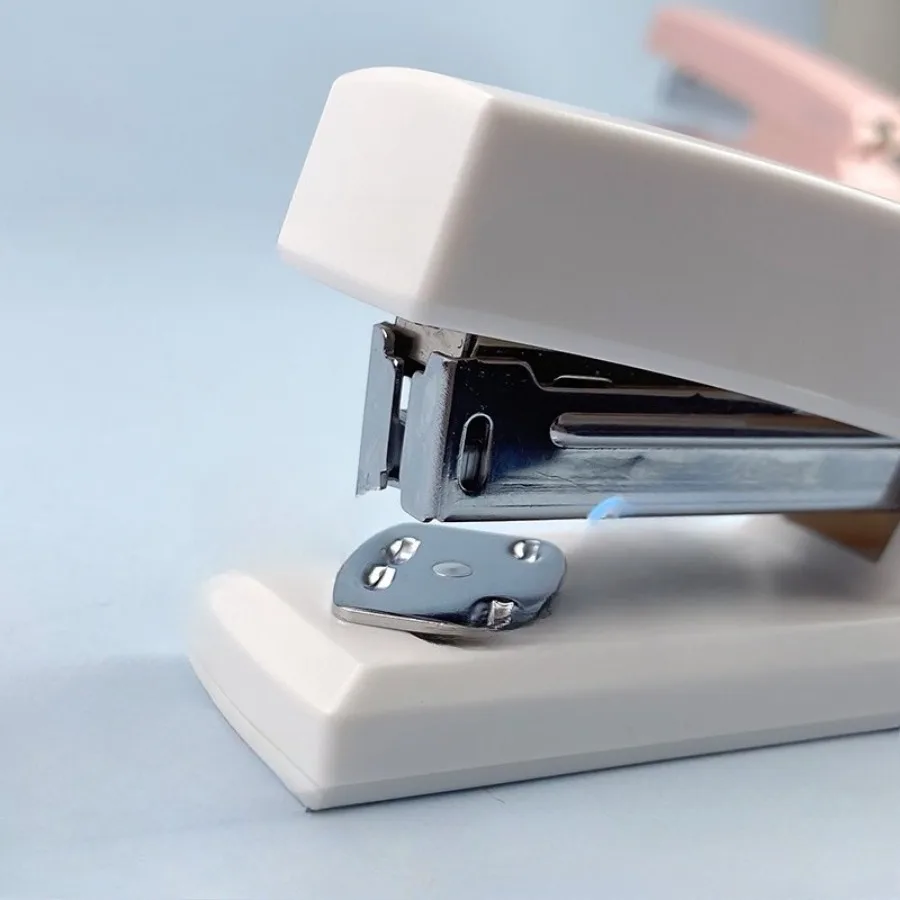 1 Piece White/pink Stapler, Ergonomic Design, Easy To Book, Ideal Choice for Students and Professionals, Easy To Carry