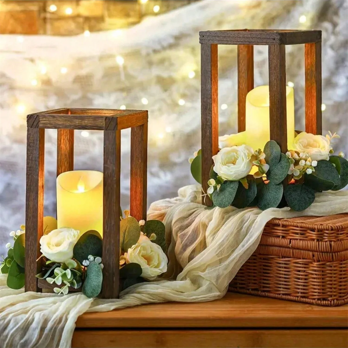 Rustikale Kerzenlaterne aus Holz, integrierte Kerzenhalter und Kränze aus Holz, Heimdekoration, Tischdekoration für Hochzeit und Valentinstag