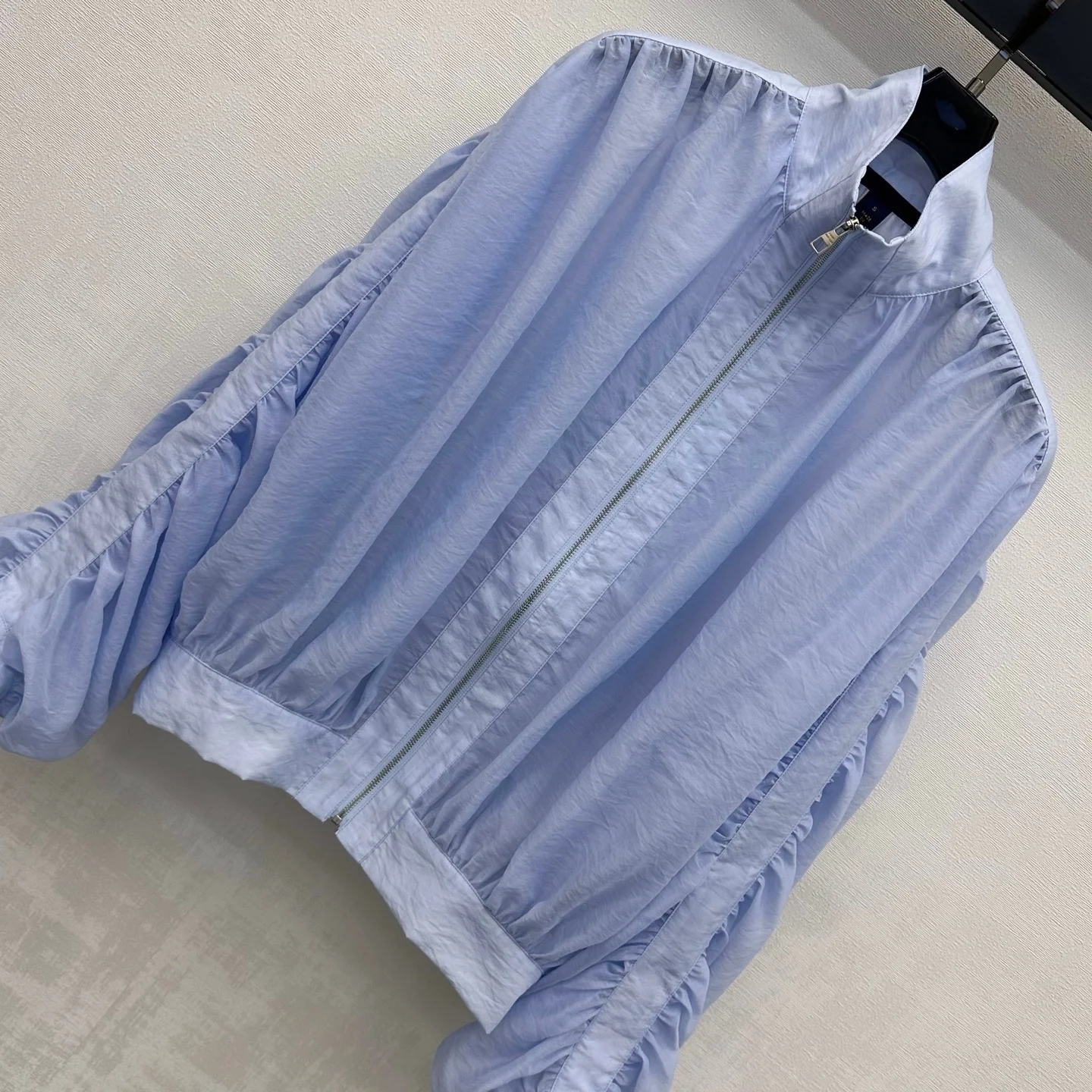 2026 Women Outerwear Stand Collar Zip‑Up Cropped Jacket Ruched Long Sleeve Loose Lightweight Casual Coat