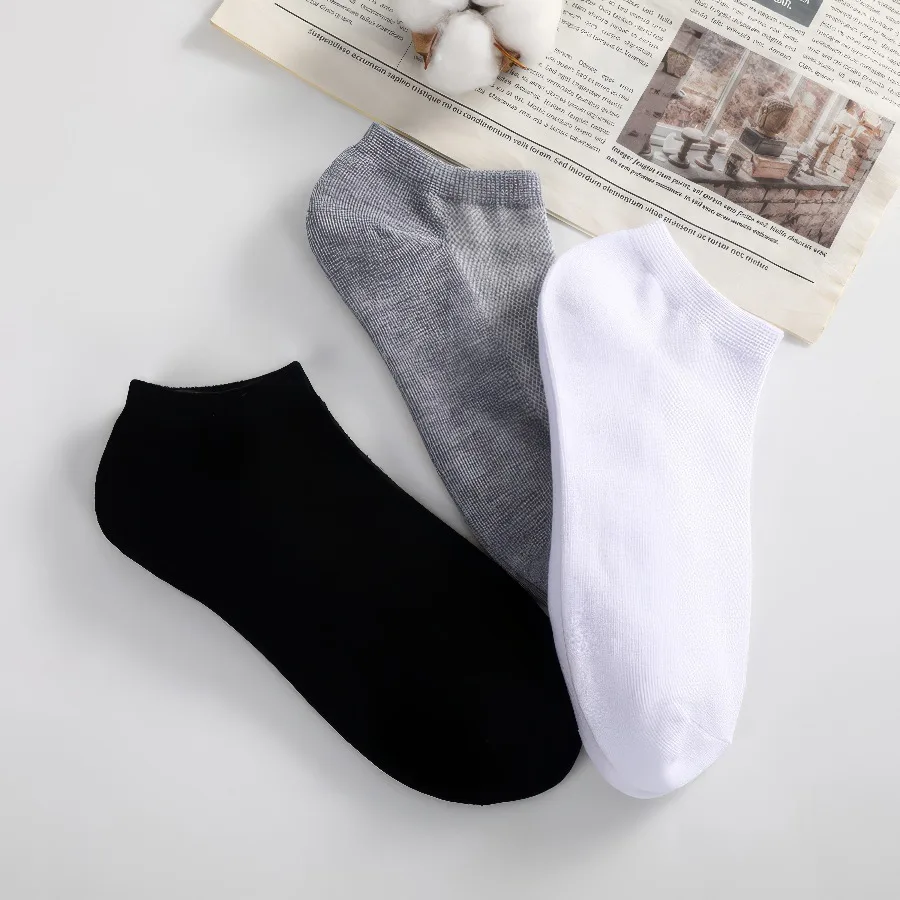 

30 Pairs of Black, White, and Gray Socks, Soft and Comfortable, Unisex, Suitable for Daily Sports and Casual Wear