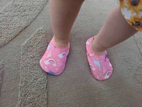 Kids Water Shoes Spring Summer Boys Girls Indoor Floor Socks Barefoot Quick Dry Non-Slip Aqua Socks for Beach Swimming Slippers photo review