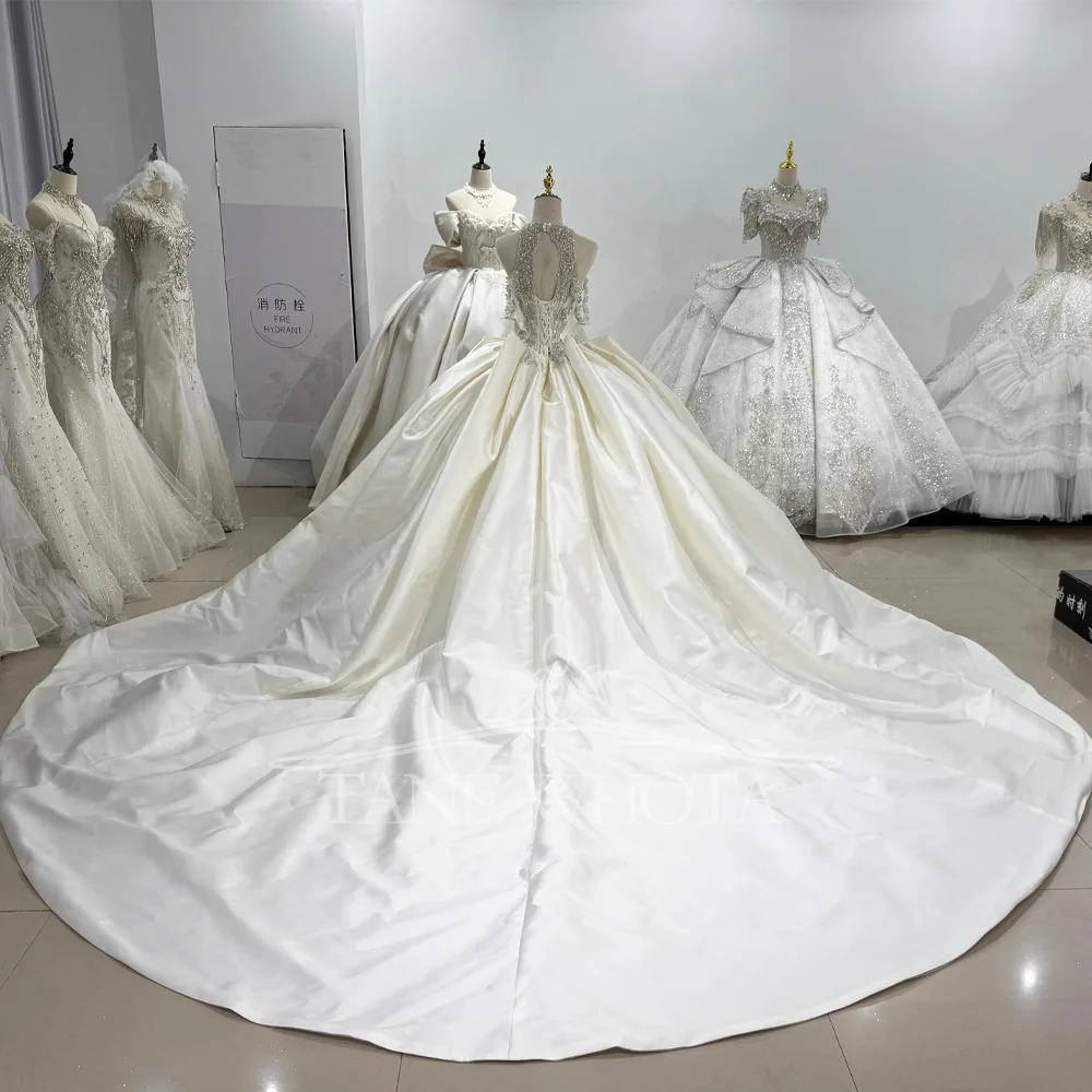 Sexy Wedding Dress Halter Sleeveless Keyhole Back Lace Up Crystal Beading Sequins Luxury Bridal Dress