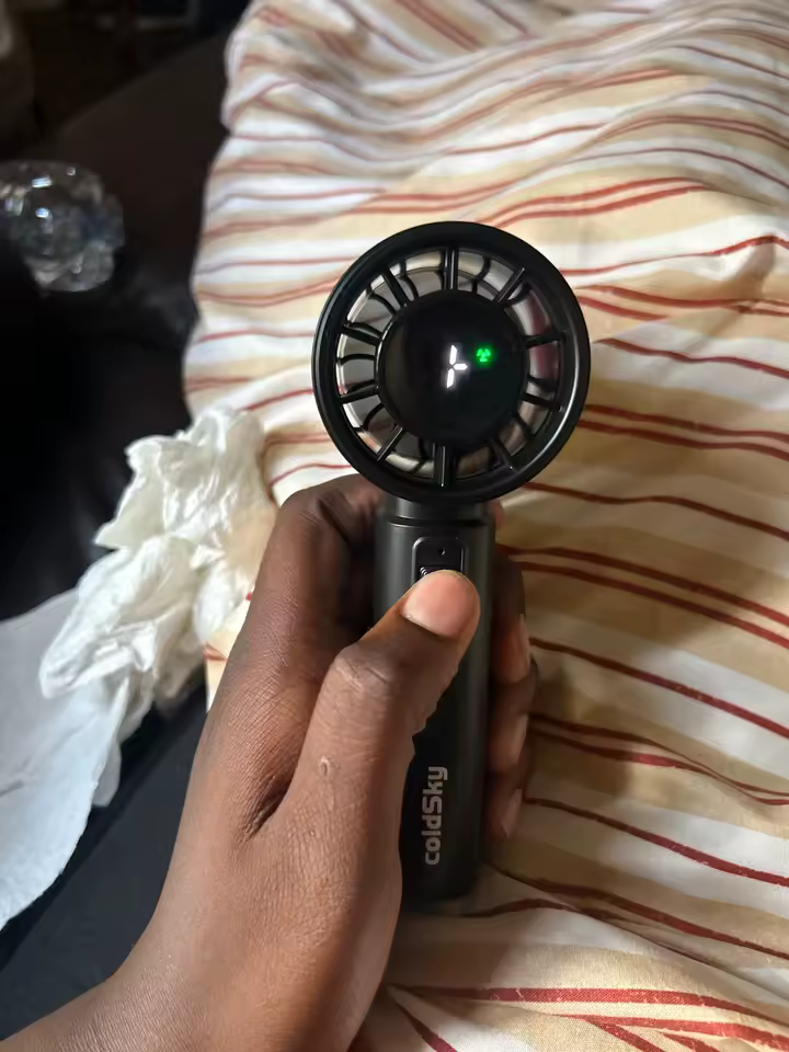 Portable fan in use 3