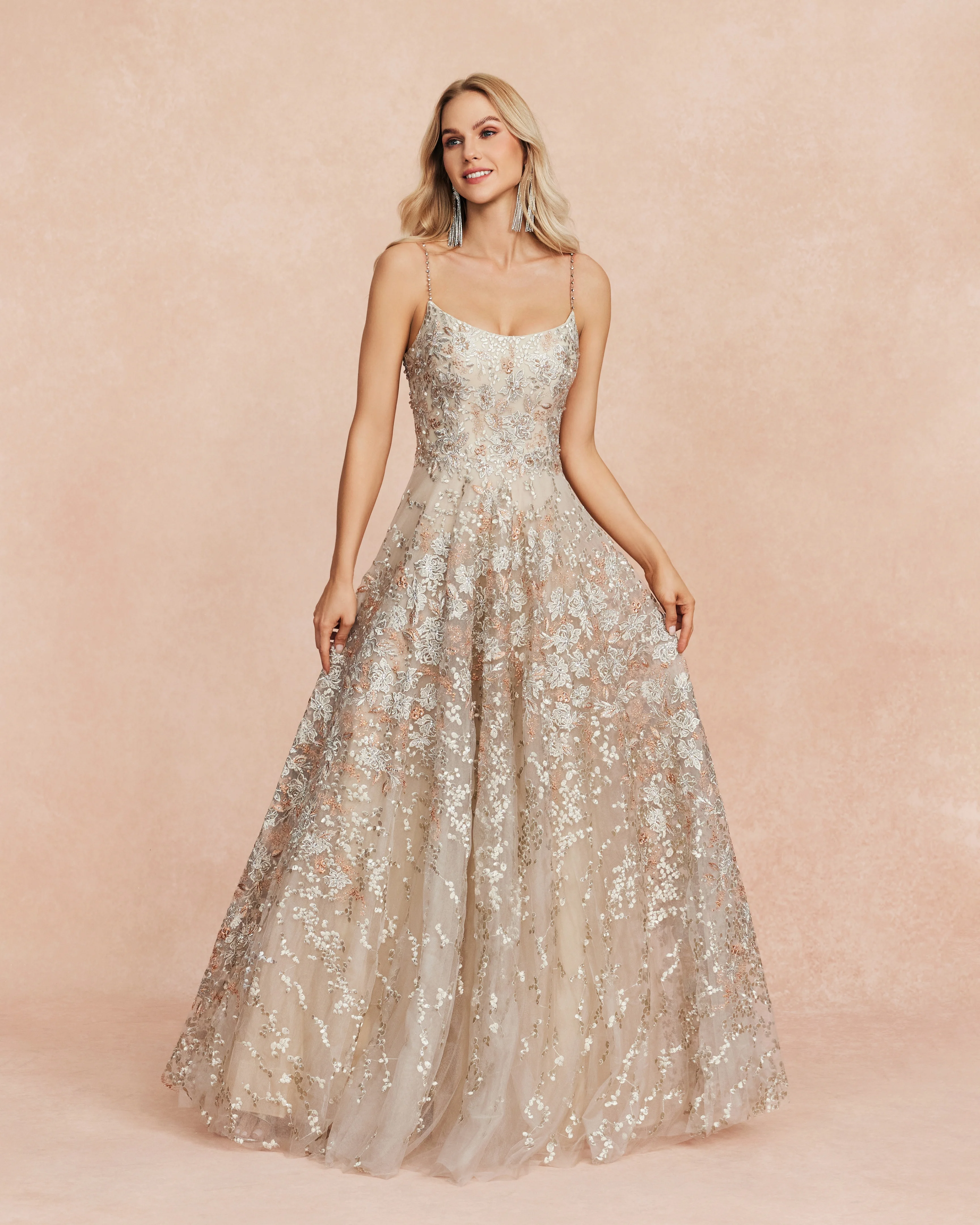 شاليمار تشانغ فساتين طويلة الأكمام التطريز الذهبي حسب الطلب