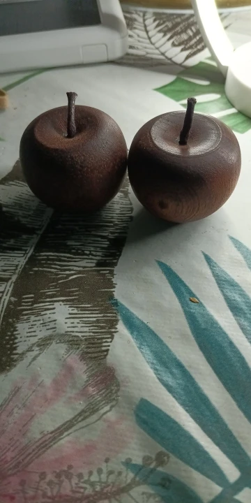 Natural Wood Apple Aroma Diffuser Car Home Office Tabletop Decor, Relaxing Scent Dispenser, Holiday Gift, Essential Oil Diffuser photo review