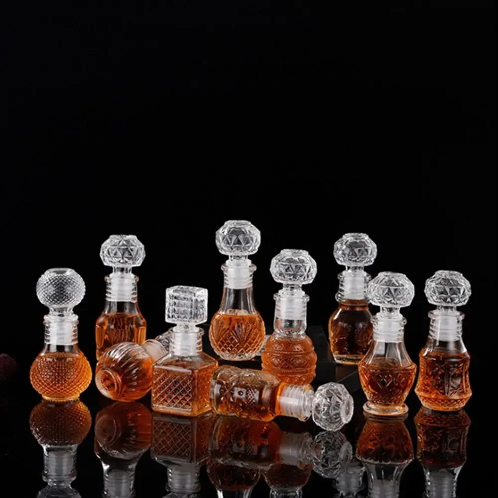 Mini bouteille d'alcool et d'alcool esprit 50ml, carafe à whisky en verre Transparent, bouteilles cadeaux faites à la main, récipient en verre de parfum