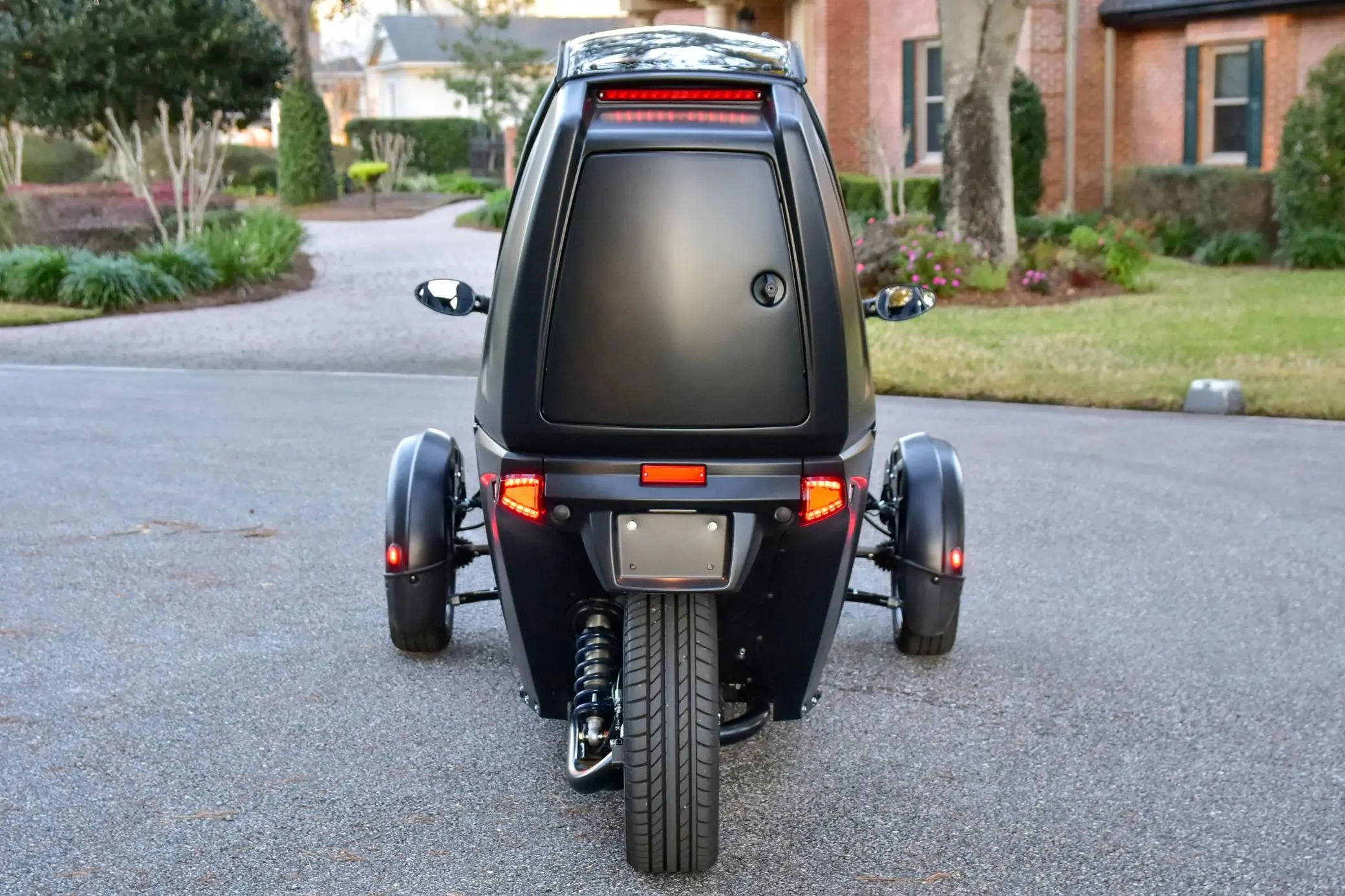 Arcimoto FUV: L’Elettrico a Tre Ruote che Cambia il Modo in cui Viaggiamo