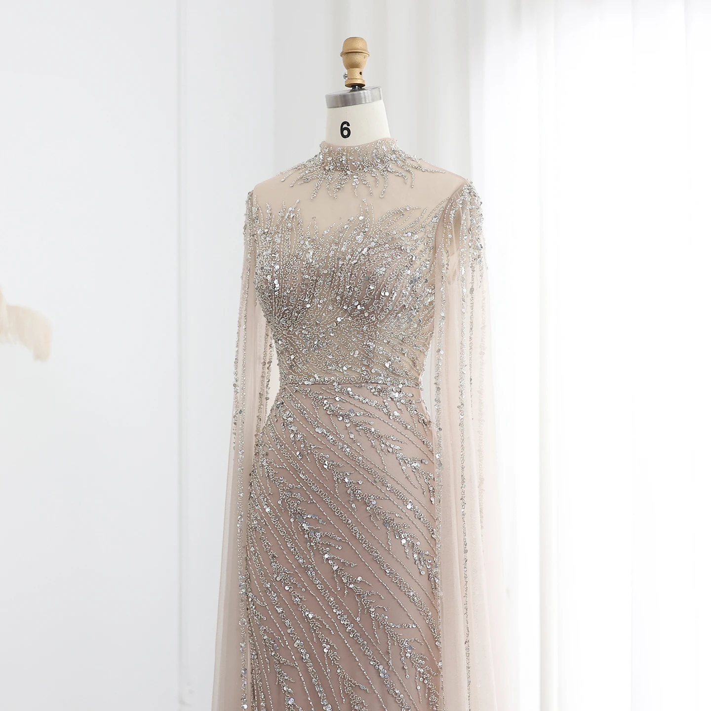 Sharon Said Luxuriöse Schwarze Nude Meerjungfrauen-Abendkleider mit Cape-Ärmeln, Hochgeschlossenem Kragen, Dubai Hochzeits-Party-Formelle Kleider SS162 Maßanfertigung – Detail 9