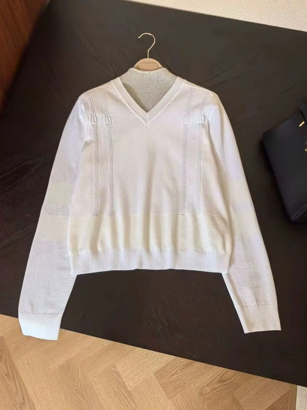 Elegant and Comfortable V-Neck Long Sleeve Top and Shorts Set