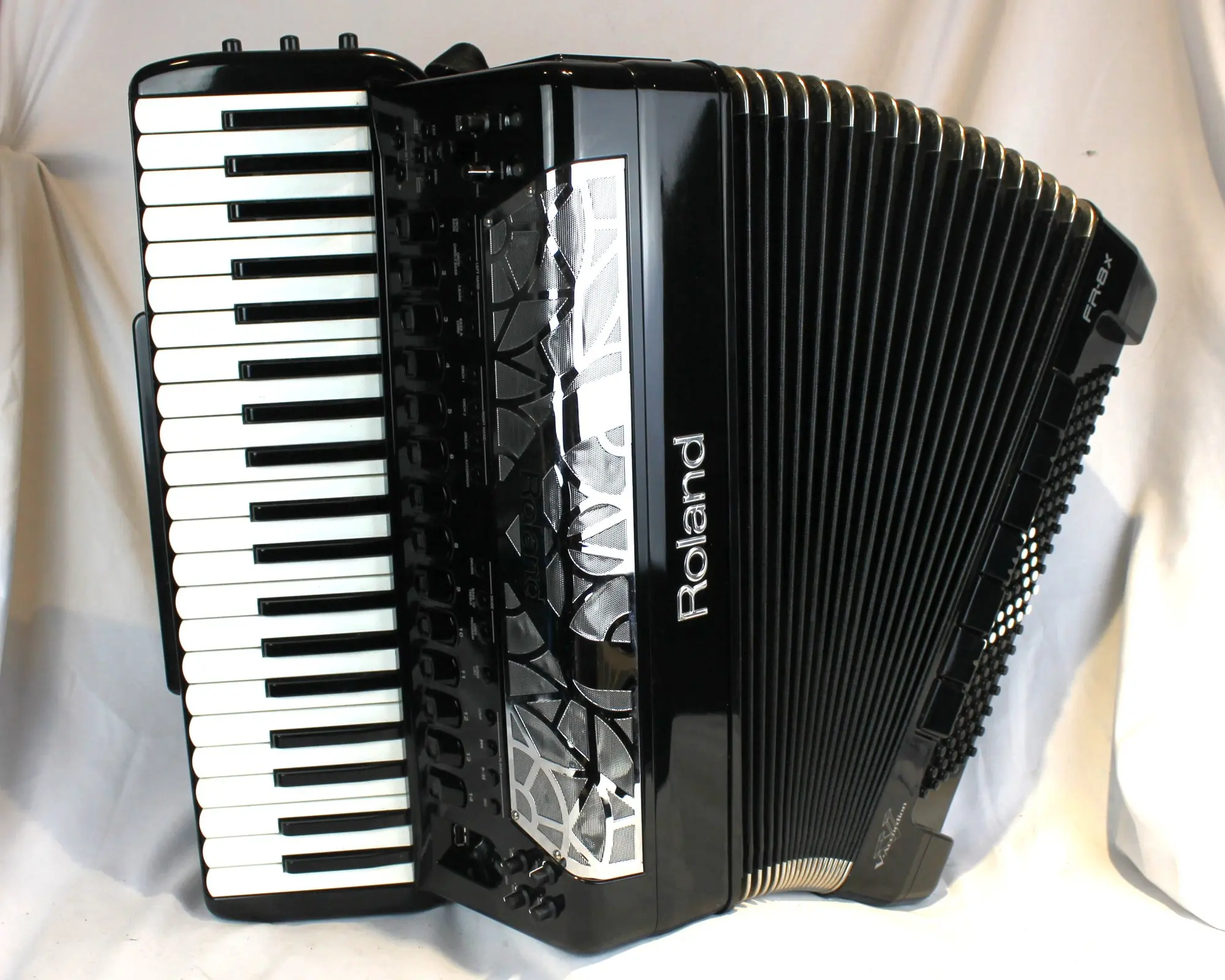 100%割引セール中！新品 Ro_lan-d V-Accordion FR-8X ブラック 電子アコーディオン 在庫あり