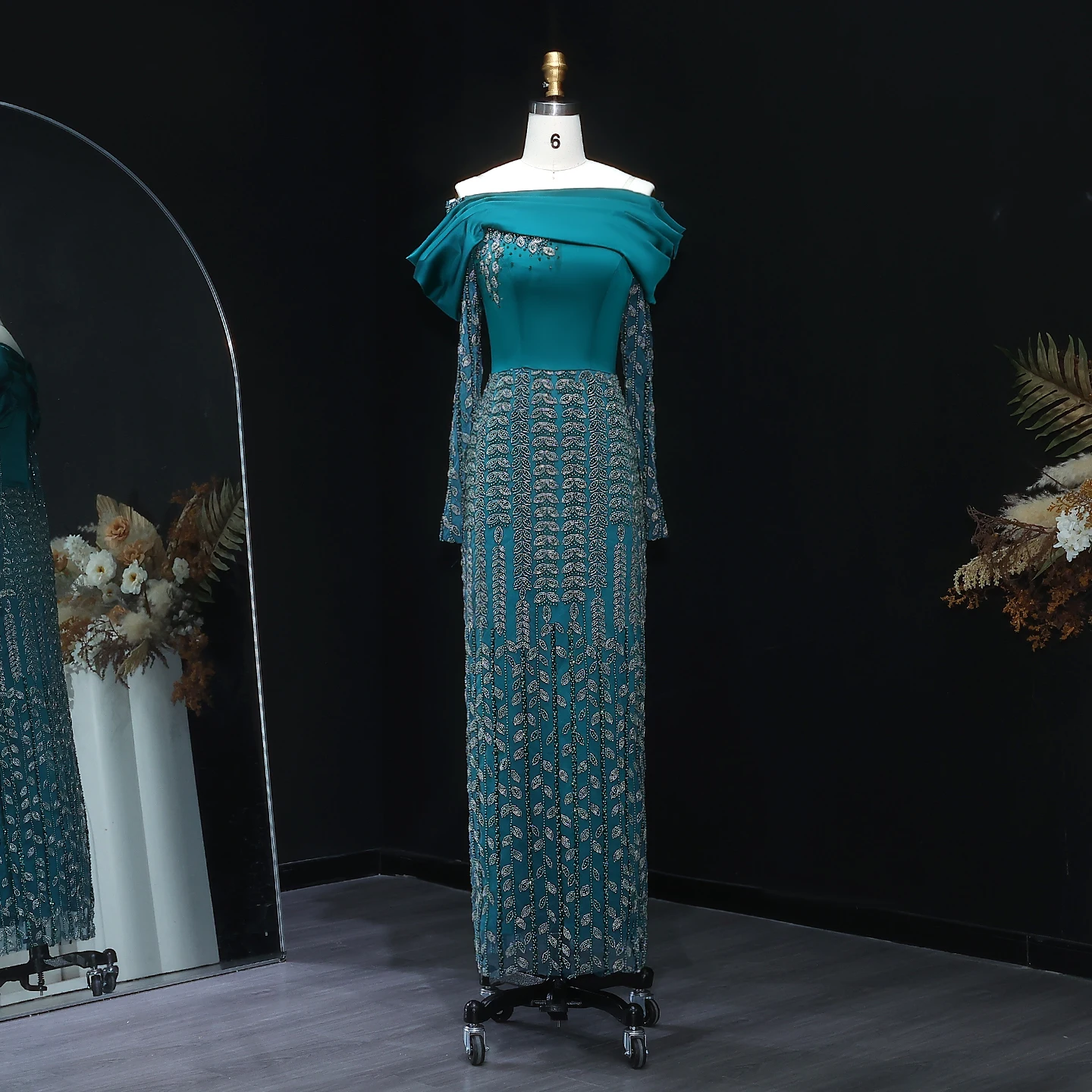 Sharon Said Abendkleid Luxuriöses Etuikleid Dubai Schulterfreies Langarm-Kleid mit Drapierung Arabisches Formelles Hochzeits- und Partykleid SS695 Maßanfertigung – Detail 5