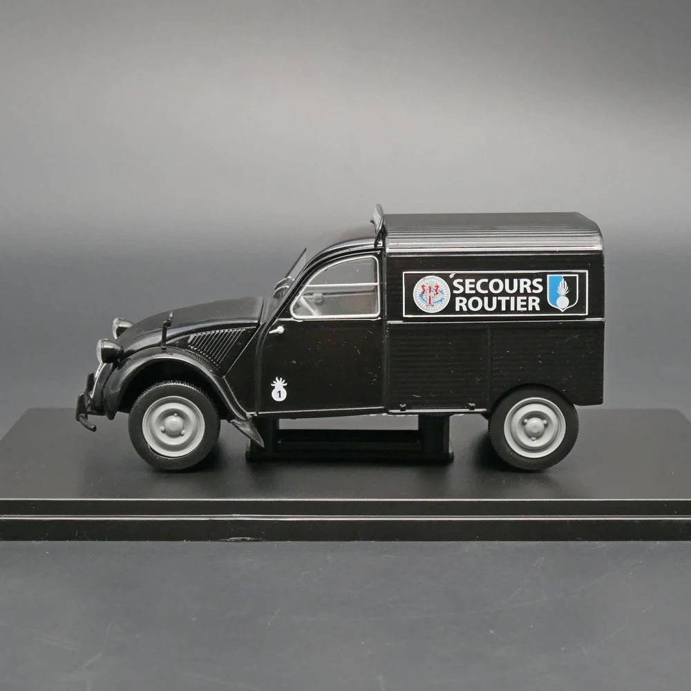 1:24 Scale Citroen 2CV AU SR 1953 Alloy Car Model Ornaments