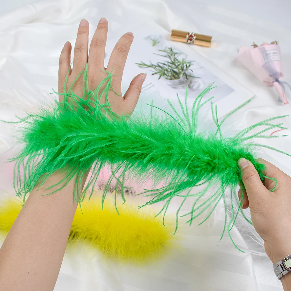 1Pair Ostrich Feather Cuffs Wristband with Feathers Snap Bracelet Stylish and Unique Oversleeve Accessory for Women