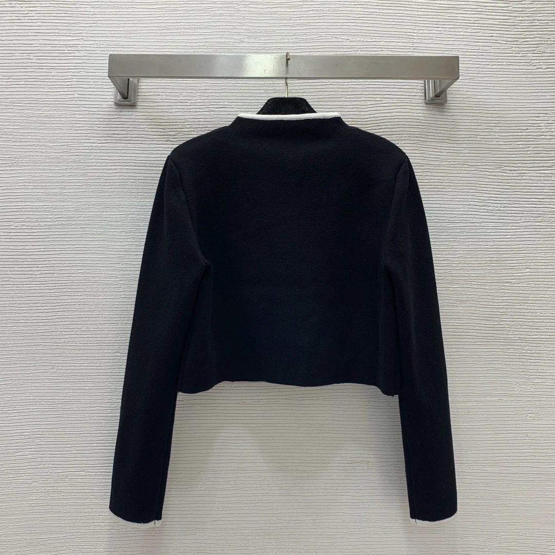 

2025 Early Autumn New Light Mature Contrast Pocket Knitted Jacket for Women