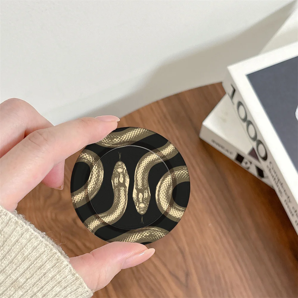 

New Creative Gold Black Mamba Snake Magnetic Suction Bag Telescopic Phone Stand MagSafe Portable Magnetic Suction Stand