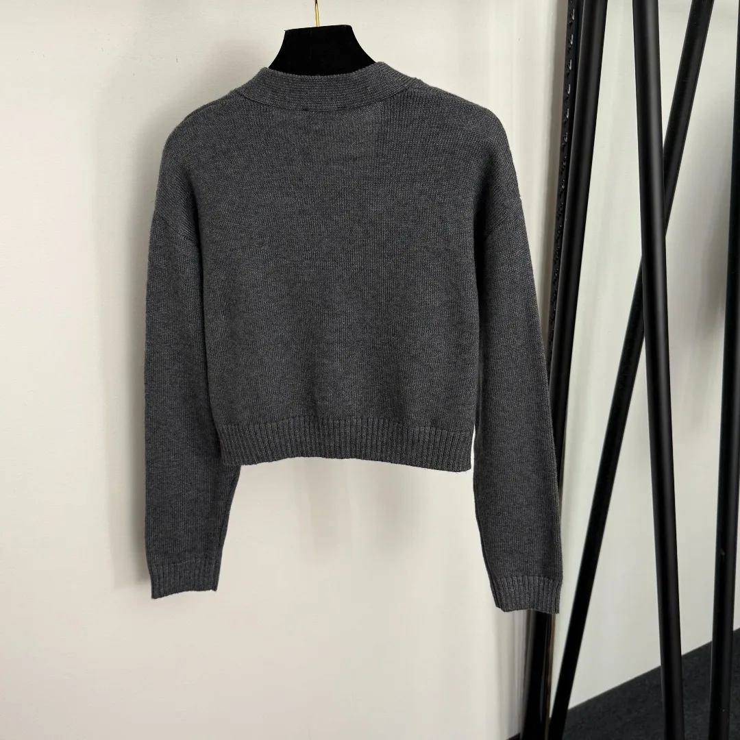 

Autumn-Winter 2025 New V-Neck Wool Cardigan for Women: Cropped Long-Sleeve Knit Coat in Casual Style