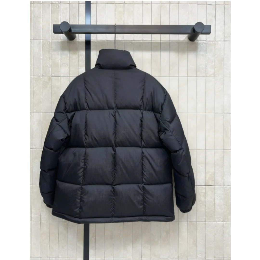 

2025 Winter New Style Women's Fashion Warm Inner Plaid Leather Button Collar Down Jacket