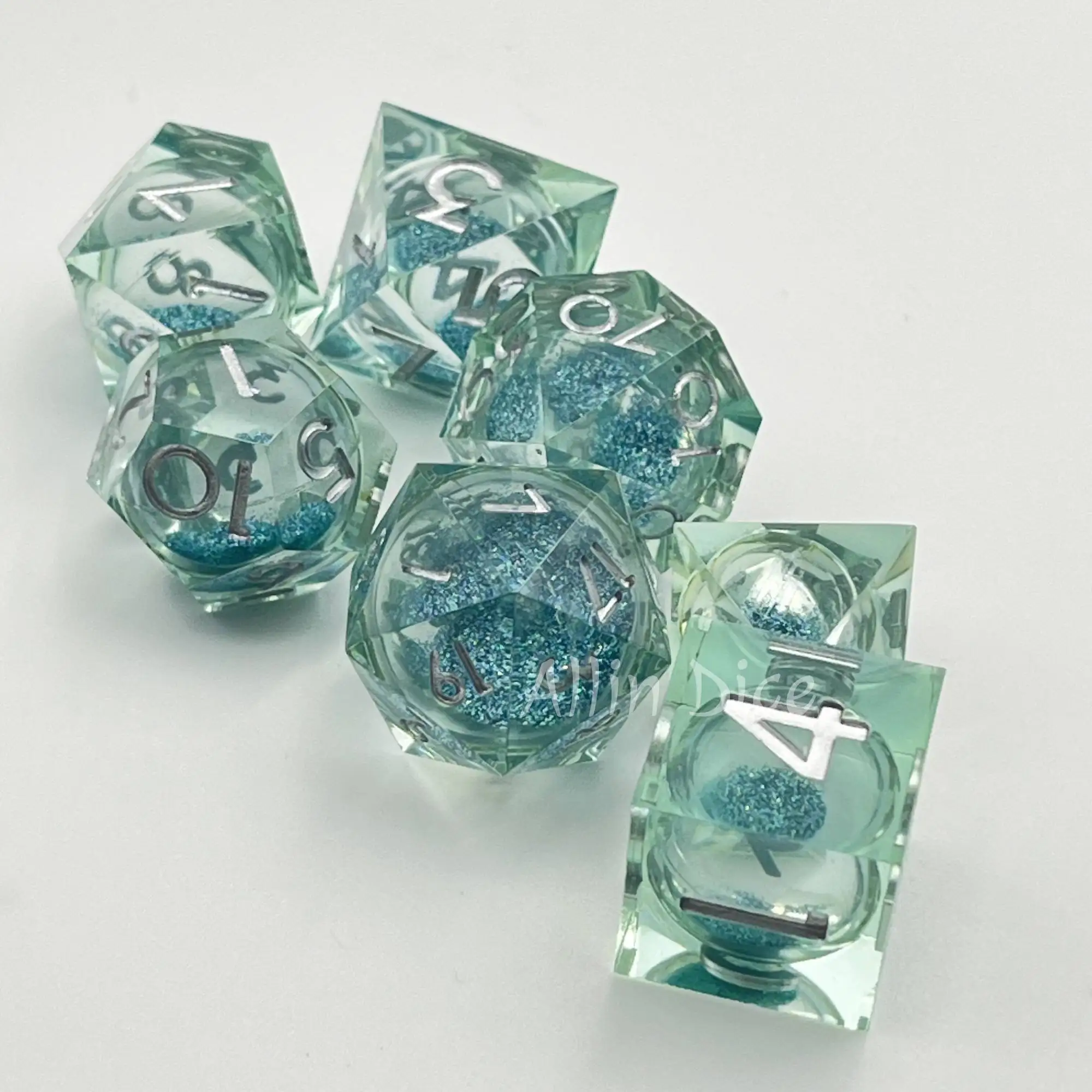 

7PCS Resin Dices set Liquid Core Dice Polyhedral Game Dice for Dungeon and Dragons DND Games RPG Dices player and dice collector