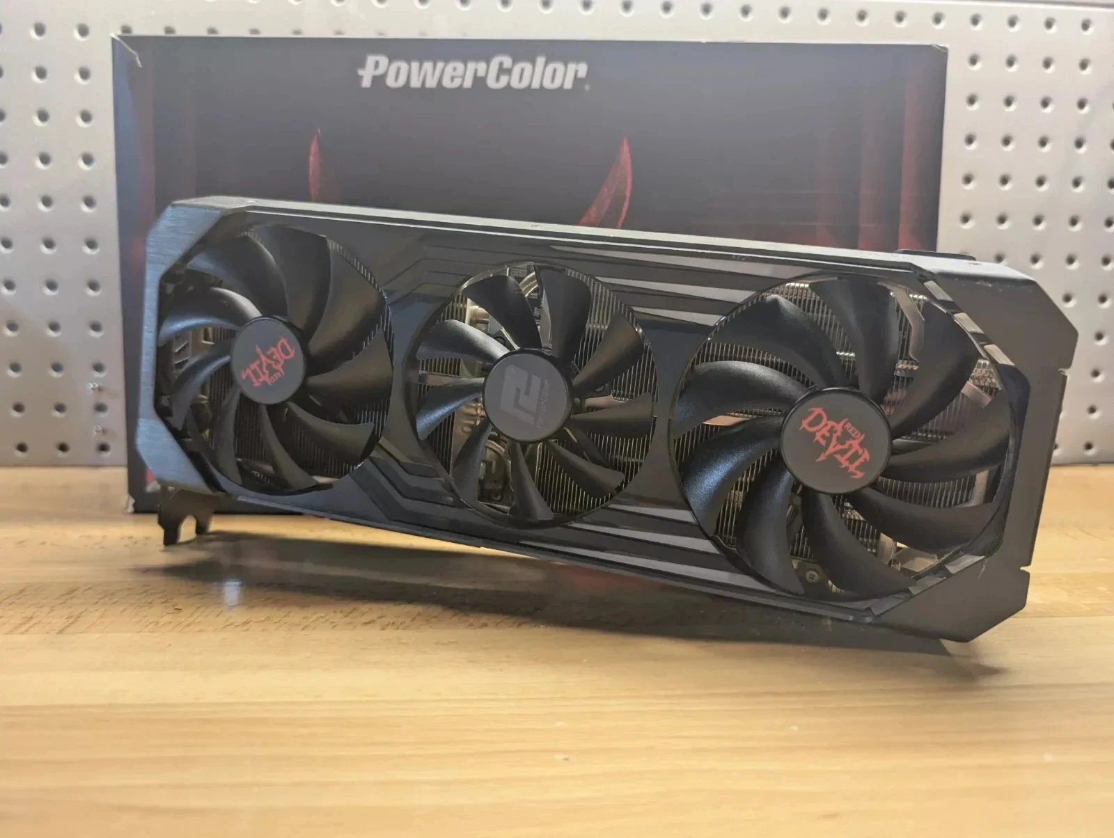 Б/у Видеокарта PowerColor Red Devil AMD Radeon RX 6950 XT 16 Гб GDDR6