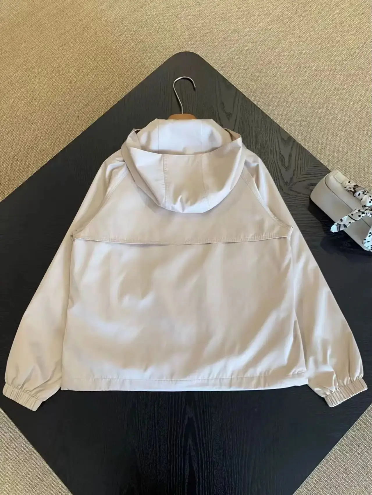 Autumn-winter women's hooded windbreaker