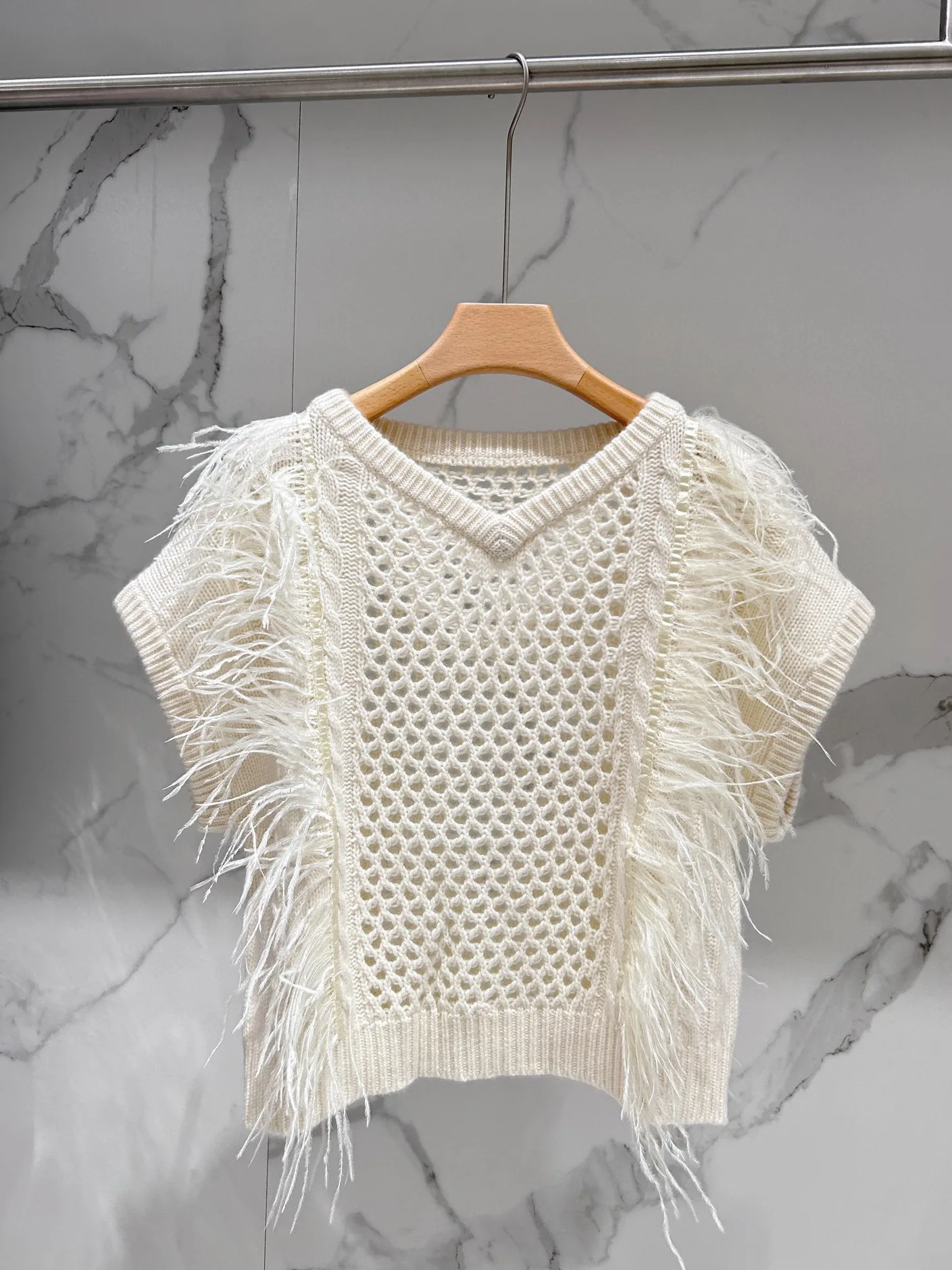 2023 Summer Collection Casual Cashmere Feathers Decorated Short Sleeve Knitted Sweater