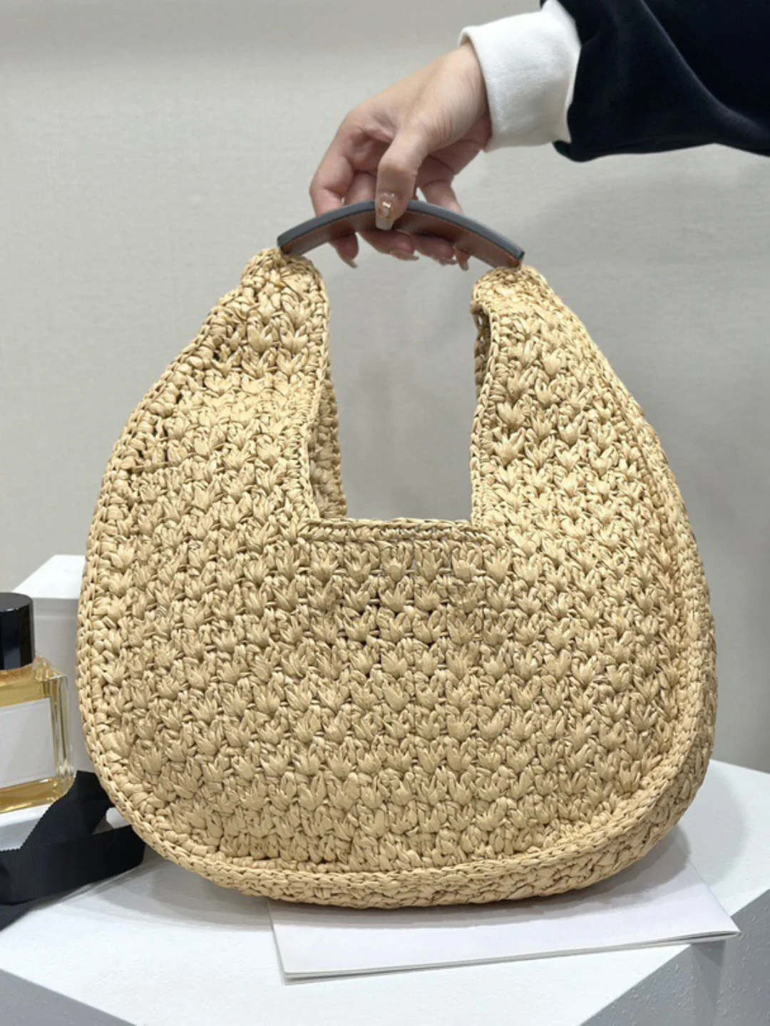 

Lafite Grass Woven Armpit Bag Grass Woven Spliced Leather Shoulder Bag Half Moon Shaped Handbag Fashionable Elegant Versatile