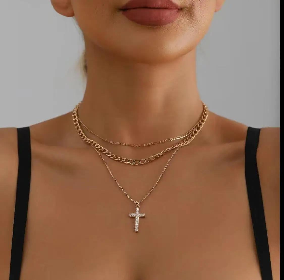 قلادة متقاطعة للنساء، قلادات ذات طبقات مكدسة قابلة للتكديس وقلادة ذهبية أنيقة ومشبك ورق #2