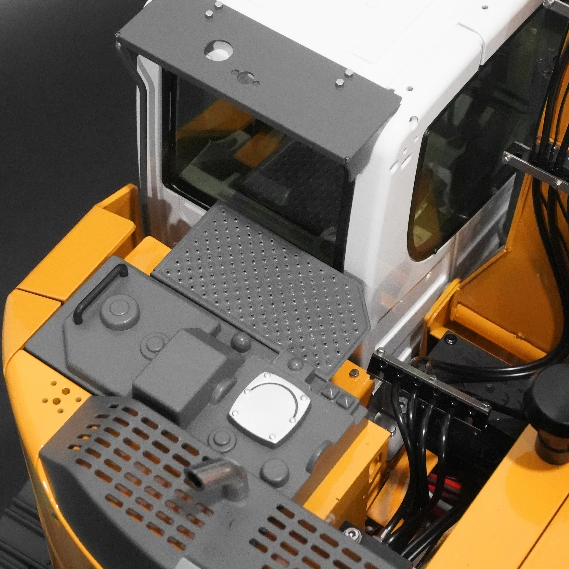 CUT Model 1/14 RC 914 Upgrade Part Metal Simulated Mini Hood Pattern Plate