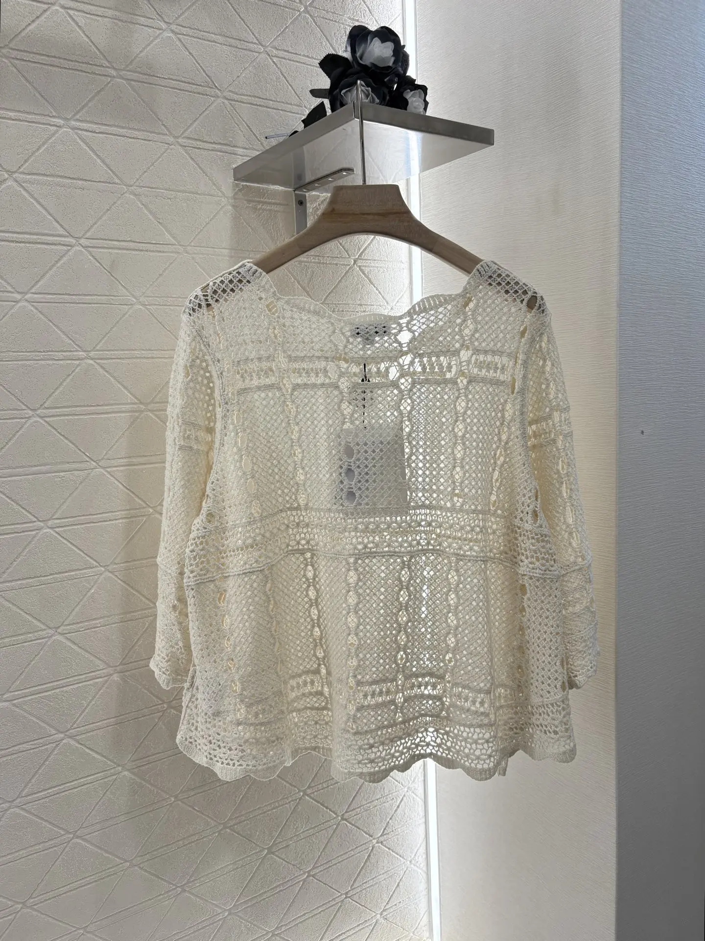 

Summer New Hollow-out Pattern Comfortable Casual Exquisite Temperament Top