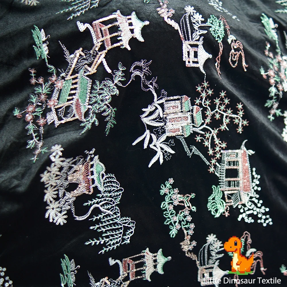 

Плюшевая коралловая бархатная ткань с черной вышивкой блестками идеально подходит для верхней одежды, сценической одежды, модных и дизайнерских тканей своими руками