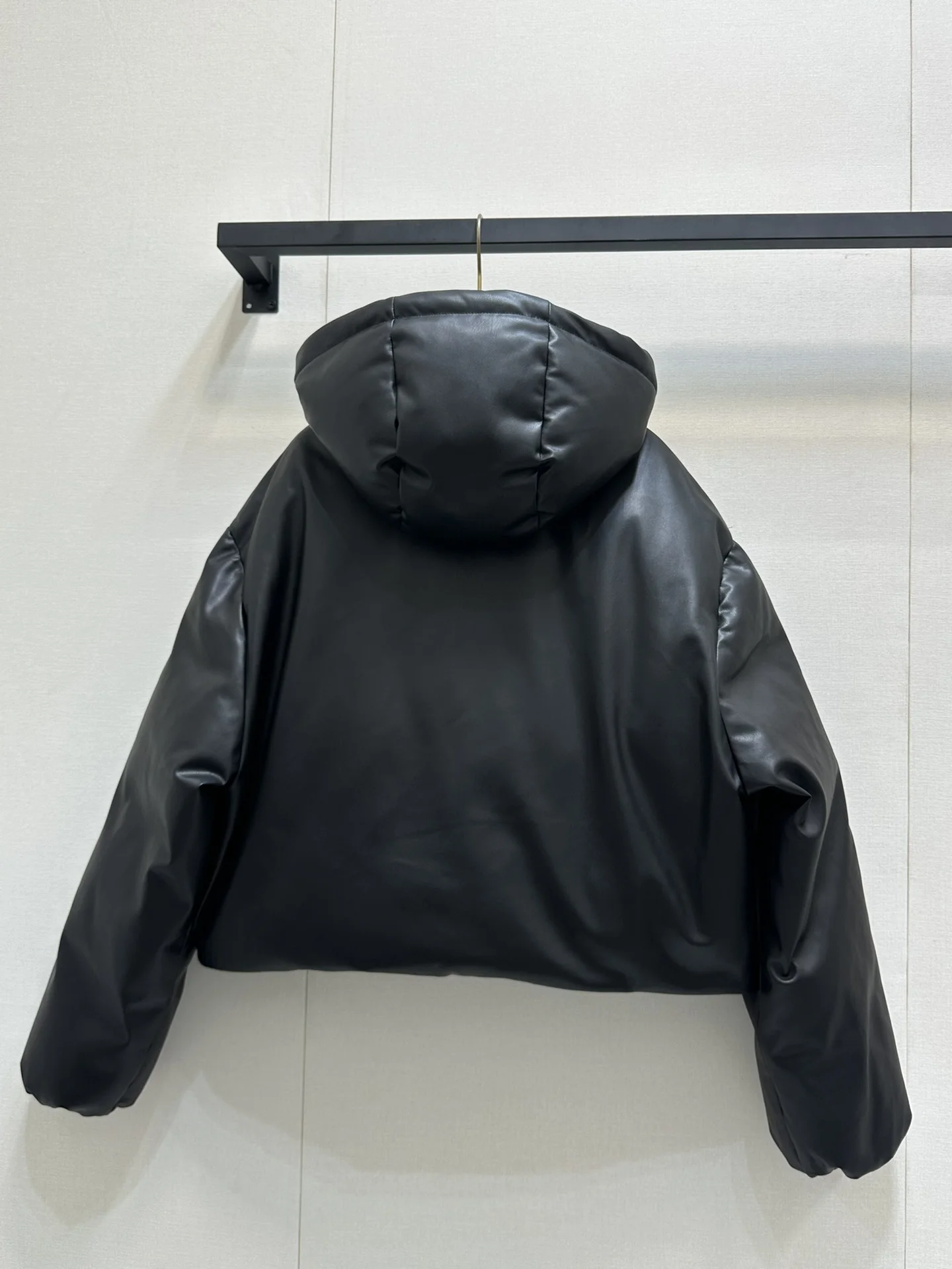 معطف نسائي شتوي جديد موديل 2025 بغطاء للرأس وأكمام قصيرة وسحاب من القطن #1