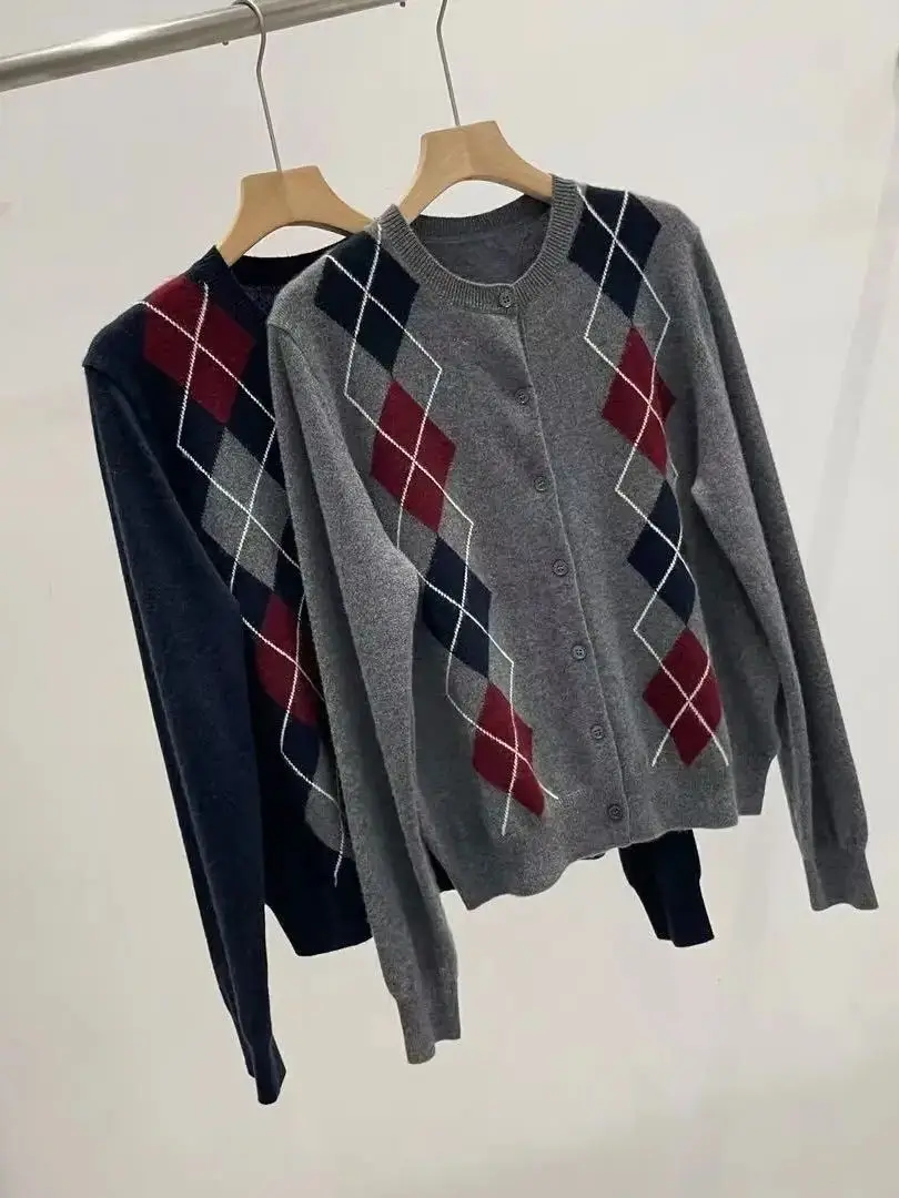 

Diamond style grid virgin pure wool high quality cardigan