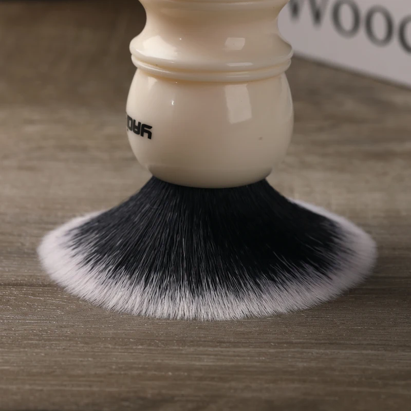 Yaqi 22mm Synthetic Hair Tuxedo Knot White Resin Handle Shave Brush Man