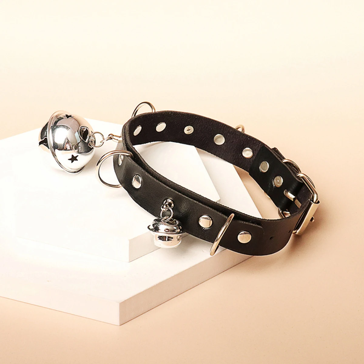 طوق قلادة على شكل جرس قوطي #4