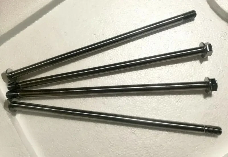 1 stks M10 * 155/200/220/230/240/250/260/270/280/290/300/350mm * 1.25 Titanium Legering Schroeven Flens hoofd Cap Bouten - afbeelding 2