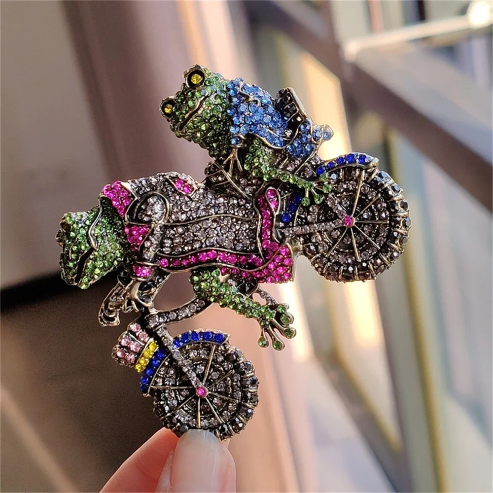 AliExpress Vintage Heavy Industry Rhinestone Frog Cycling Brooches Pins For Women Men Unisex Retro Palace