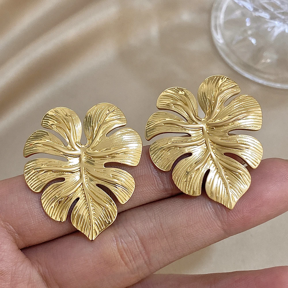 Elegant สแตนเลสขนาดใหญ่ Leaf STUD ต่างหูสําหรับผู้หญิงกันน้ําเรียบโลหะสีทองเจาะต่างหู 2025 เครื่องประดับอินเทรนด์
