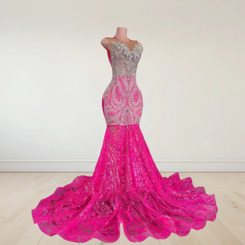 Abito da ballo di lusso con strass di cristallo rosa caldo 2025 Abito con piume a sirena per ragazze nere Festa serale di compleanno personalizzata