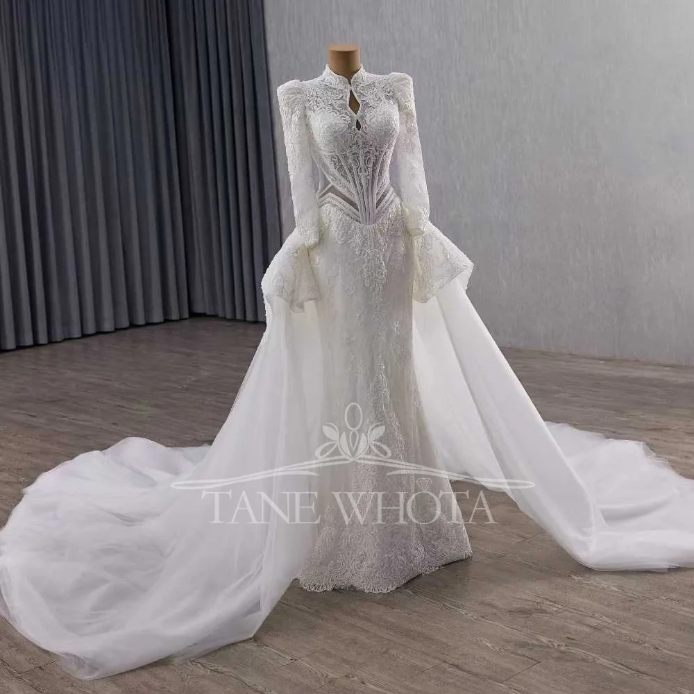 レースのブライダルドレス長袖ハイネックボタンバックウェディングドレス花嫁のためにカスタマイズ