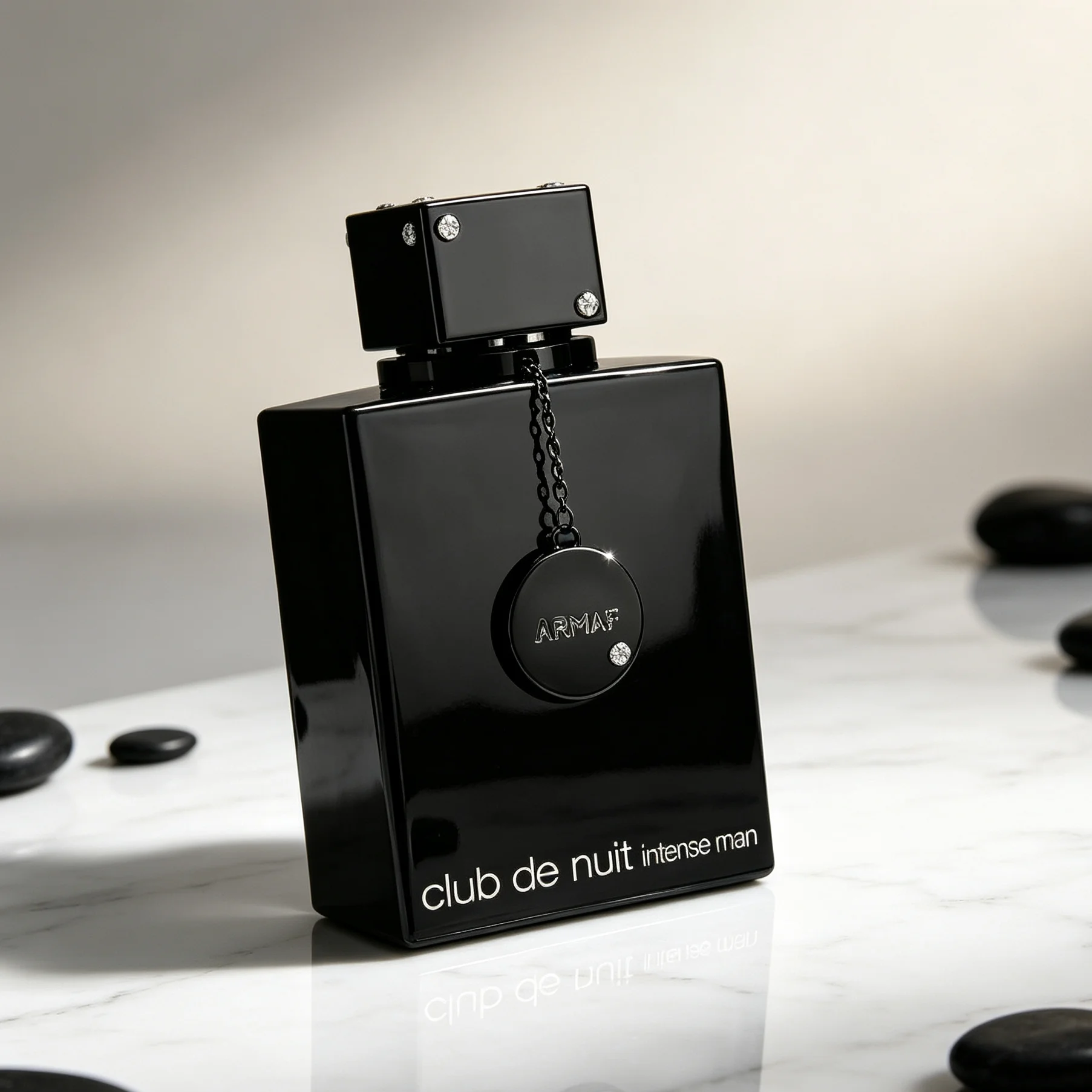 AR Club De Nuit Intense Man Fragrance Spray – Parfum masculin boisé et citrique pour homme |   Vêtements de tous les jours raffinés |   Bouteille de créateur haut de gamme