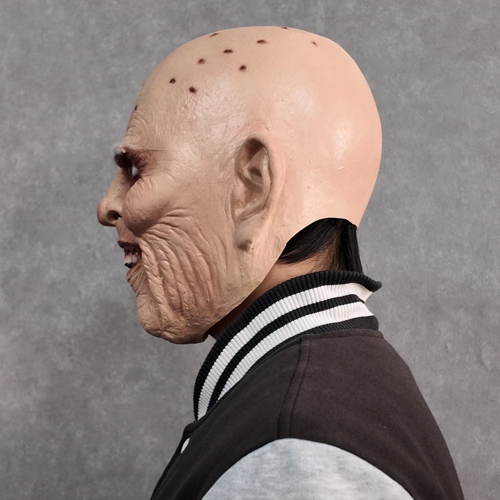 Realistyczna maska horroru z pokrytą zmarszczoną twarzą starego mężczyzny, straszny kostium na Halloween z łysą głową, rekwizyt do cosplayu, akcesorium na imprezę w nawiedzonym domu.