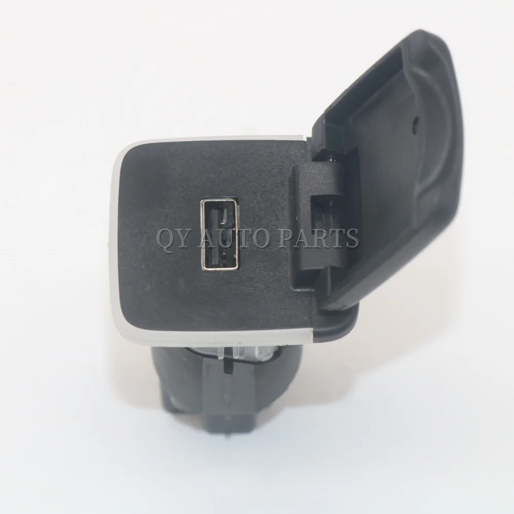 

68229847AA 68229847AB Mopar USB Charging Port for Ram 2500 3500 Chrysler Pacifica Voyager 3.6L 6.4L 2017-2024