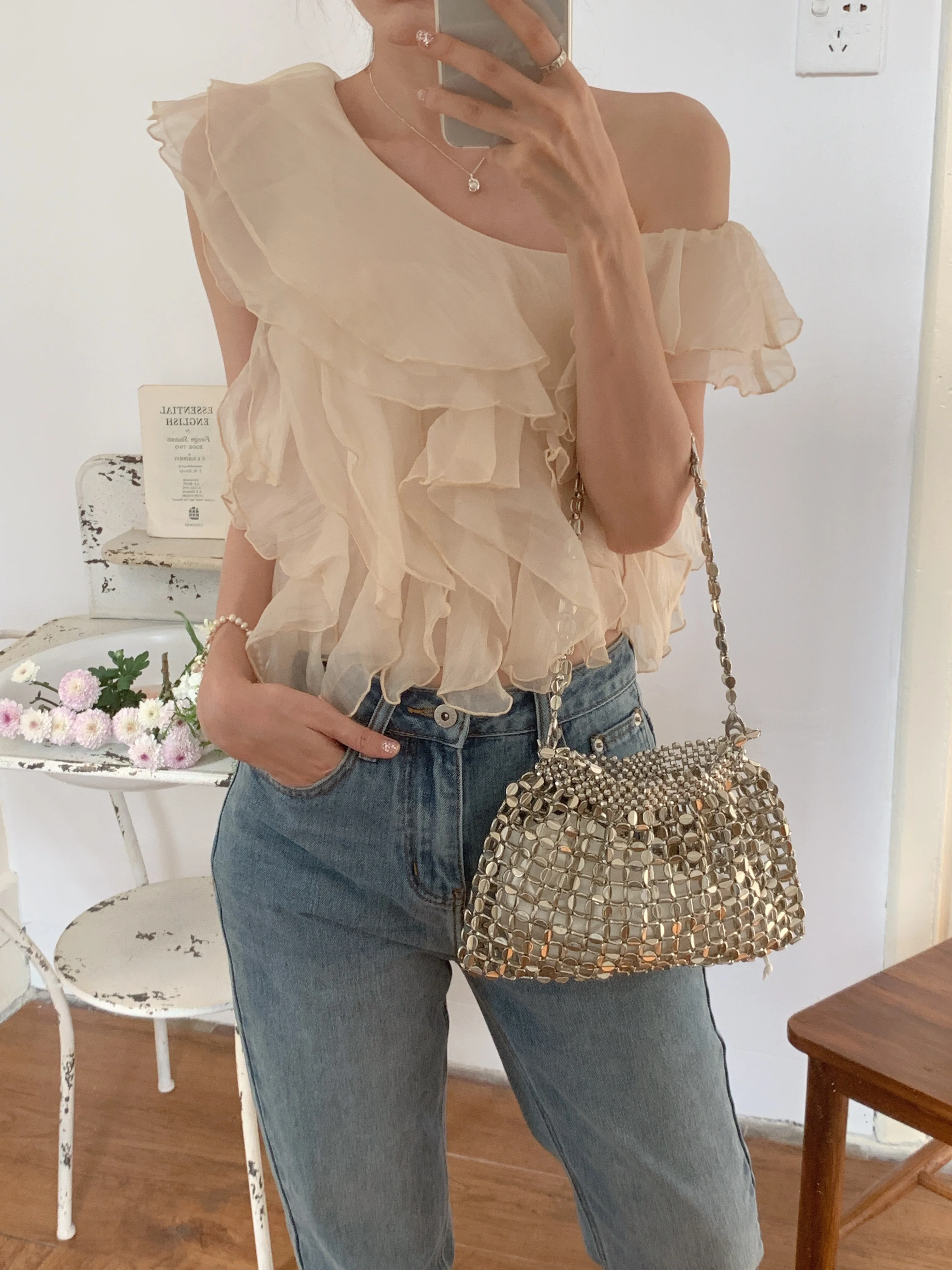

Chic Style One Shoulder Ruffle Blouses Irregular Short Sleeve Pullover Elegant Casual Female Fashion 2025 Summer Shirt（IF6131