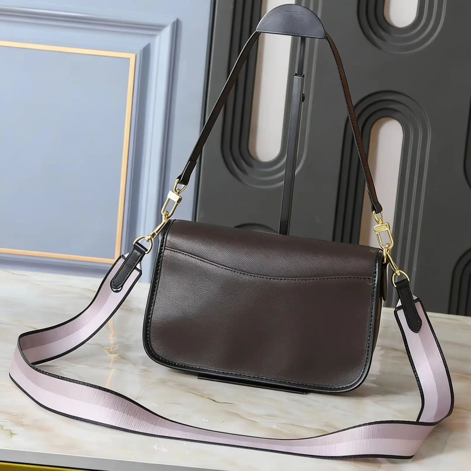 

2026 New Fashionable High Quality Black Handbag with Stick Bag and Wide Detachable Strap Sports 25× 9×15CM